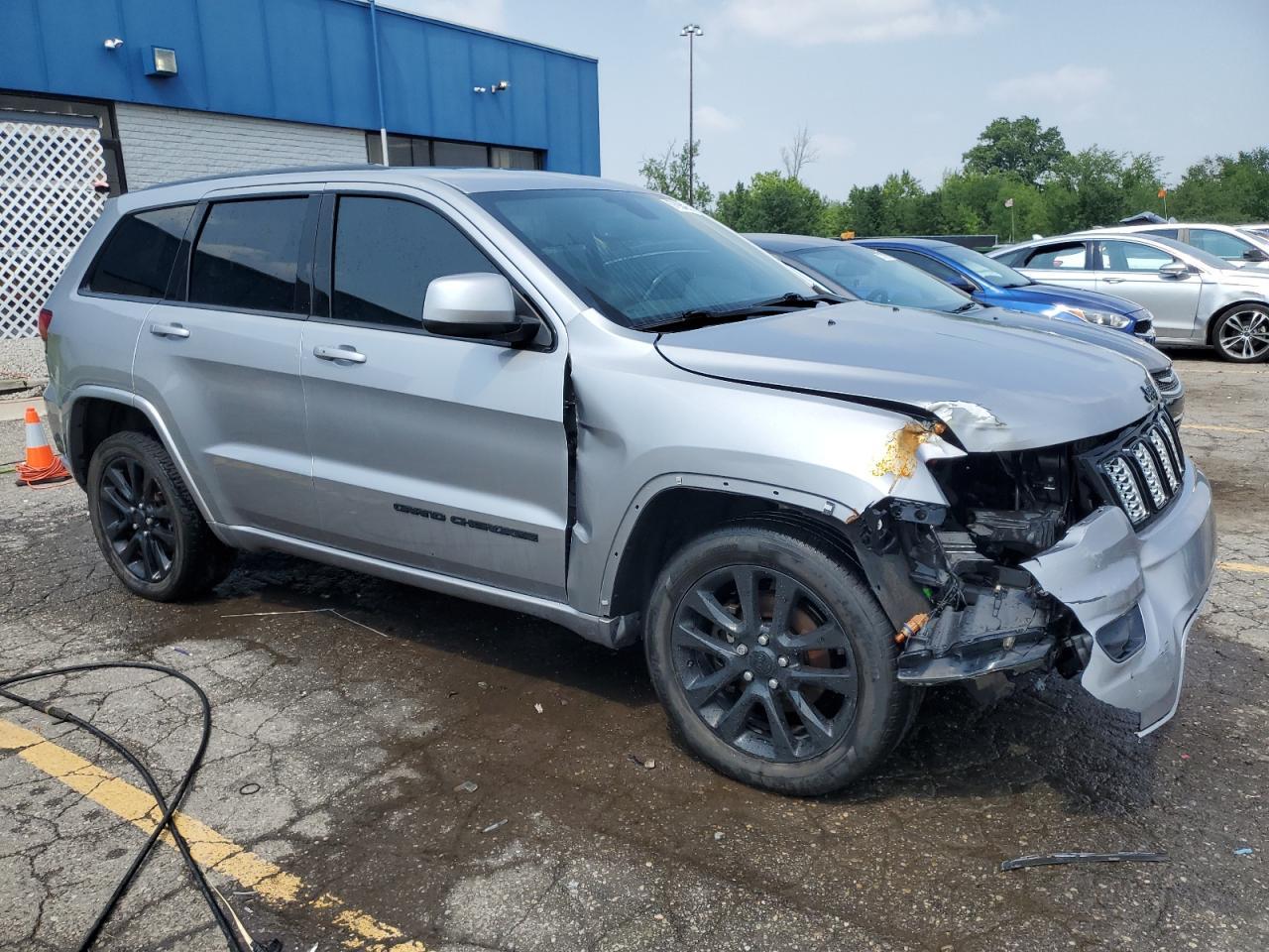 2019 Jeep Grand Cherokee Laredo - zdjęcie 4
