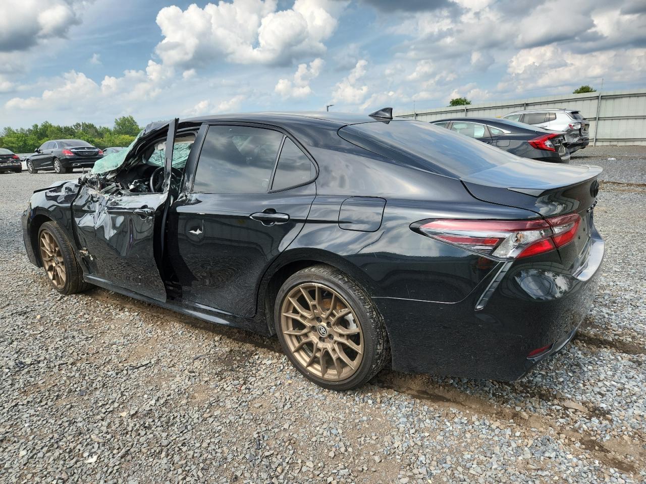 2024 Toyota Camry - zdjęcie 2