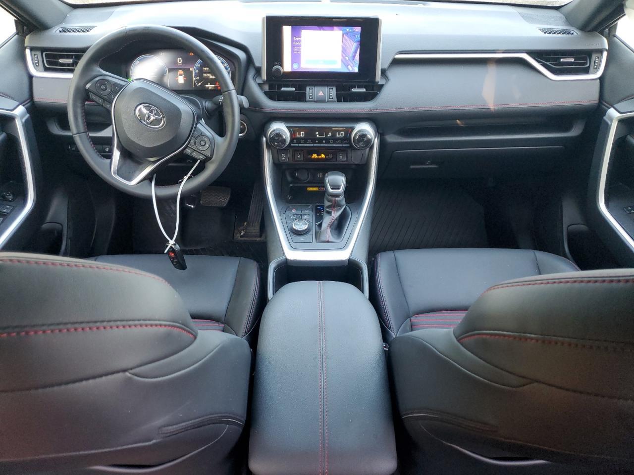 2024 Toyota RAV 4 - zdjęcie 8