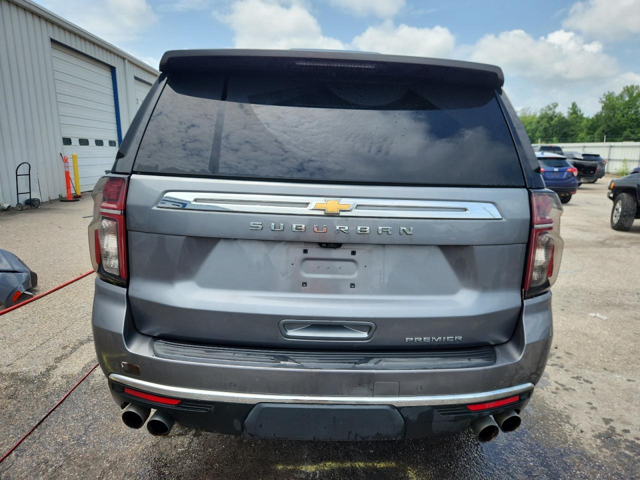 2021 Chevrolet Suburban C1500 Premier - zdjęcie 6