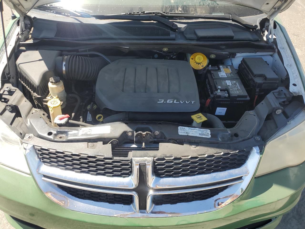 2015 Dodge Caravan - zdjęcie 12