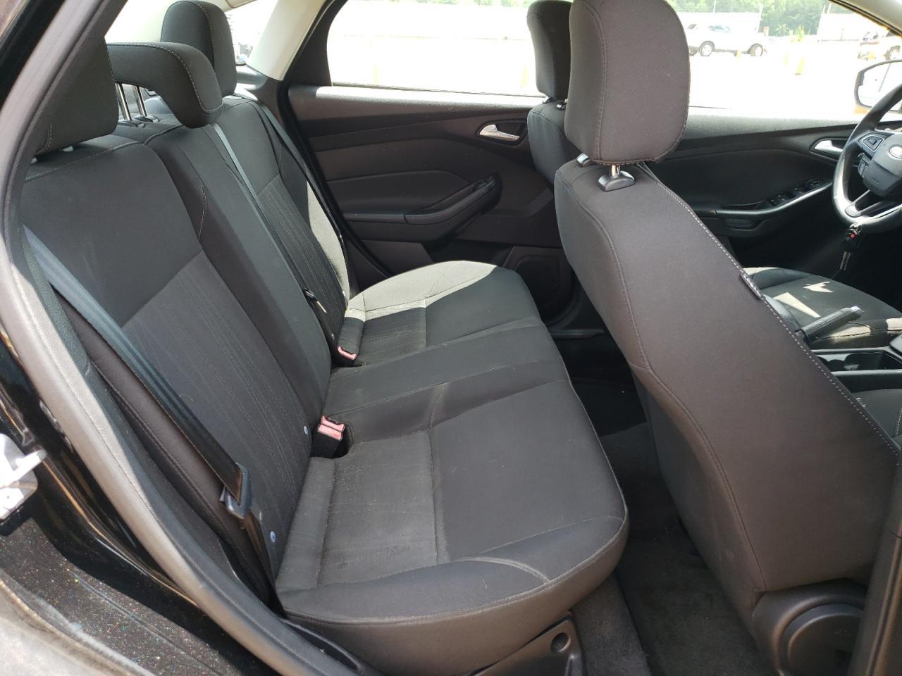 2015 Ford Focus - zdjęcie 10