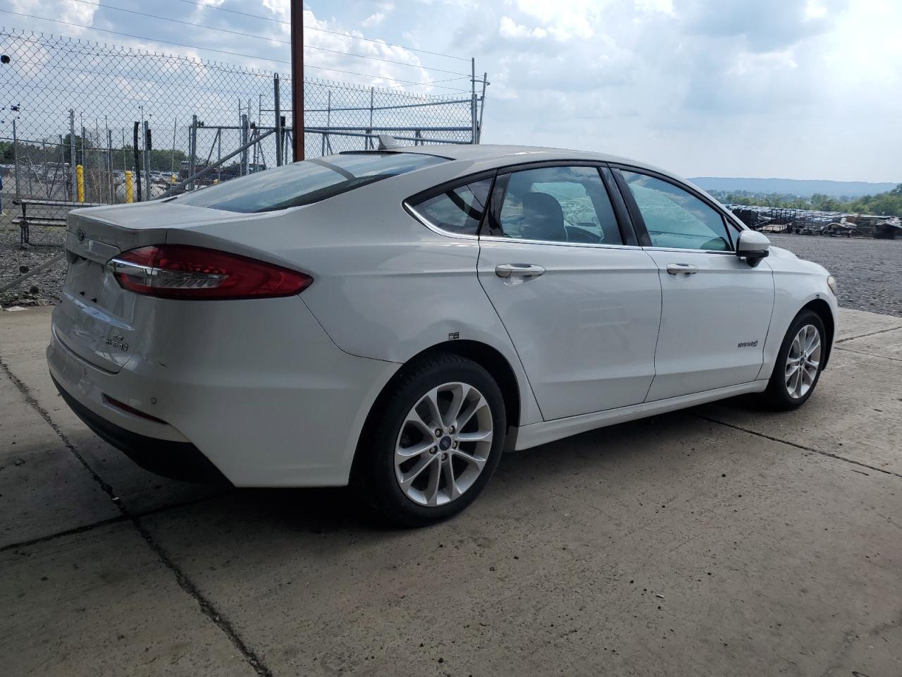 2019 Ford Fusion Se - zdjęcie 3