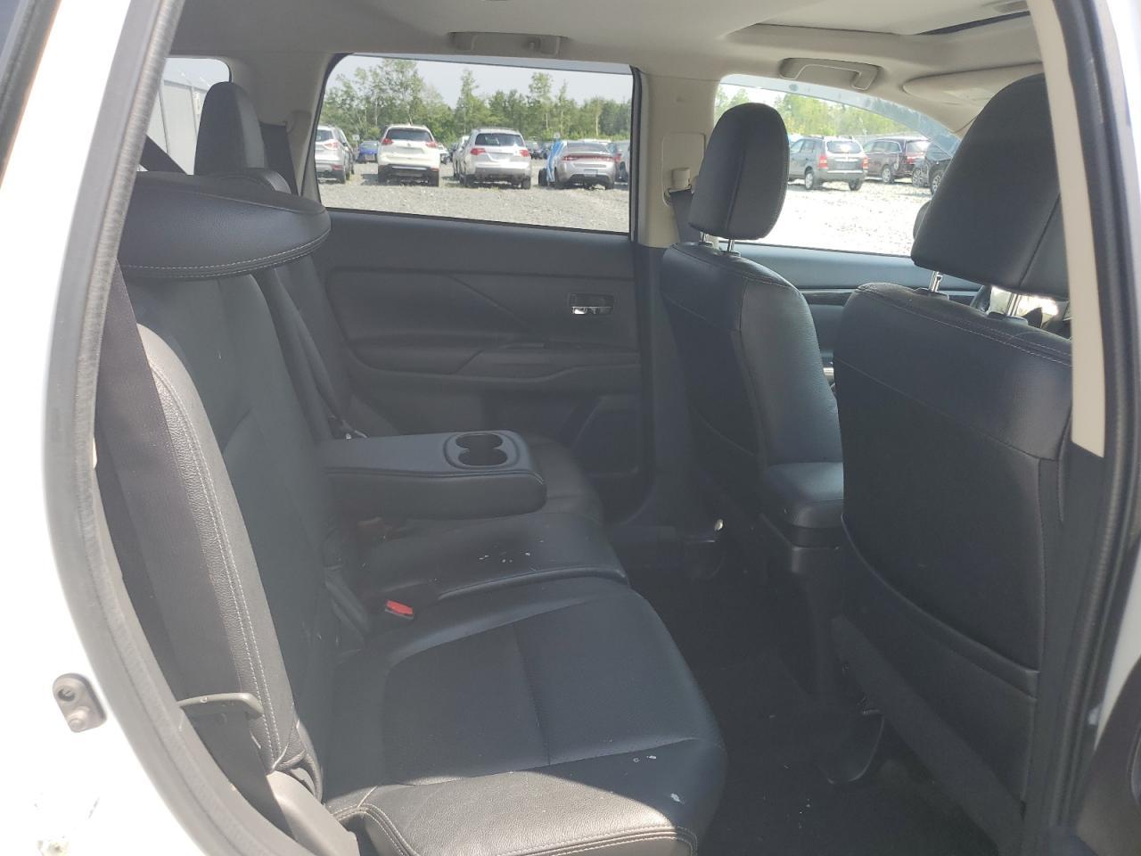 2017 Mitsubishi Outlander Gt - zdjęcie 11