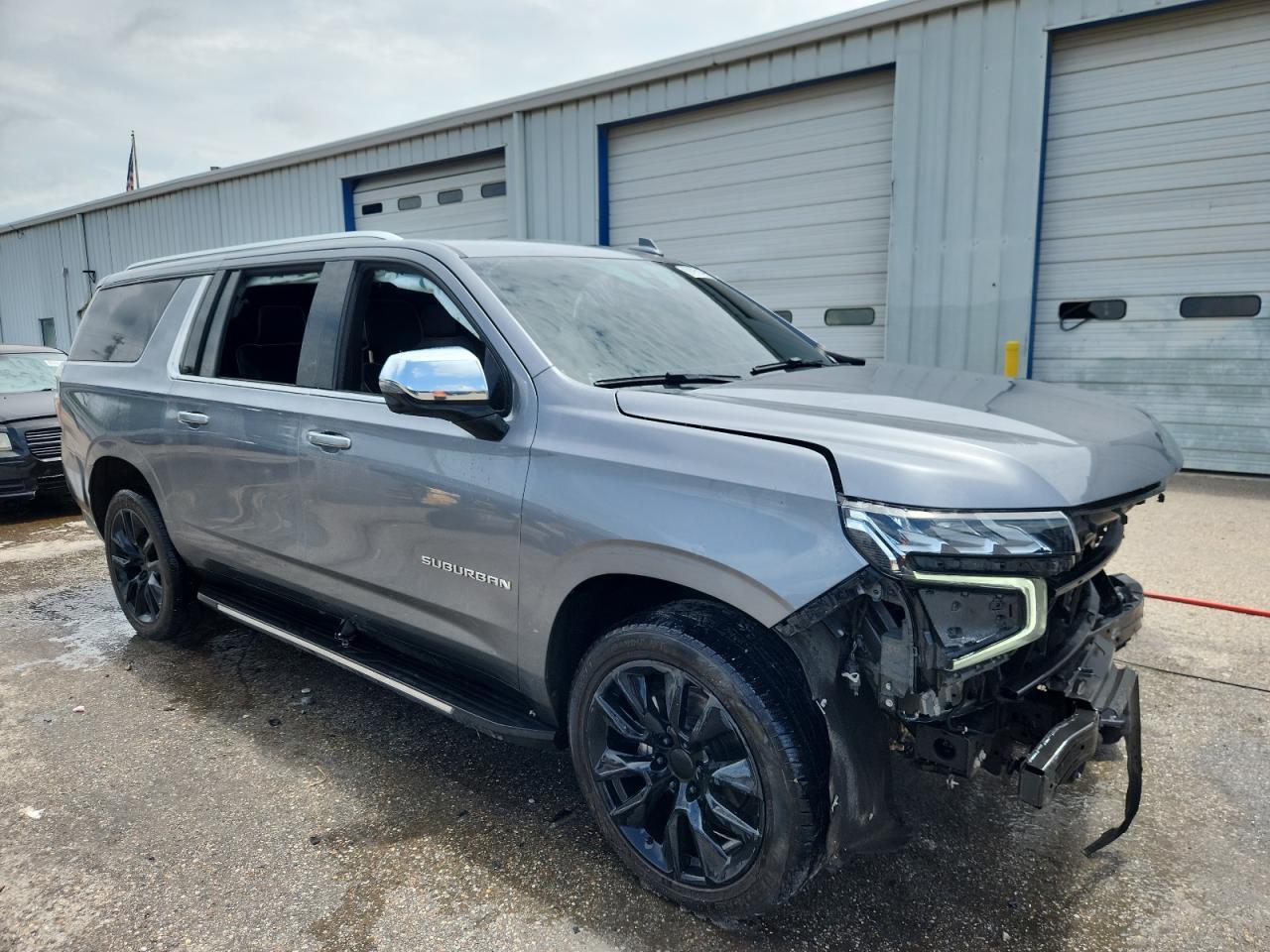 2021 Chevrolet Suburban C1500 Premier - zdjęcie 4