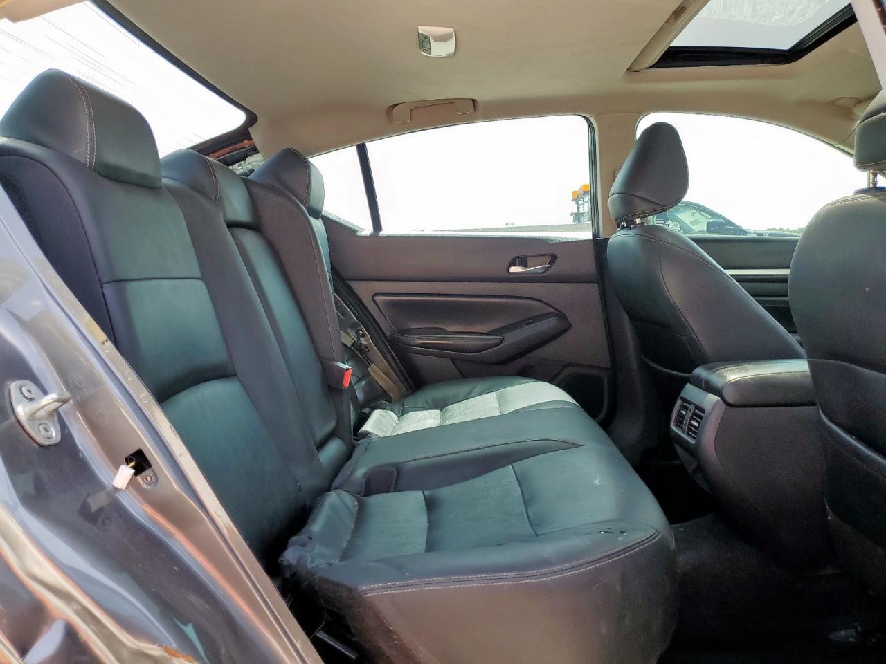 2019 Nissan Altima Platinum - zdjęcie 10