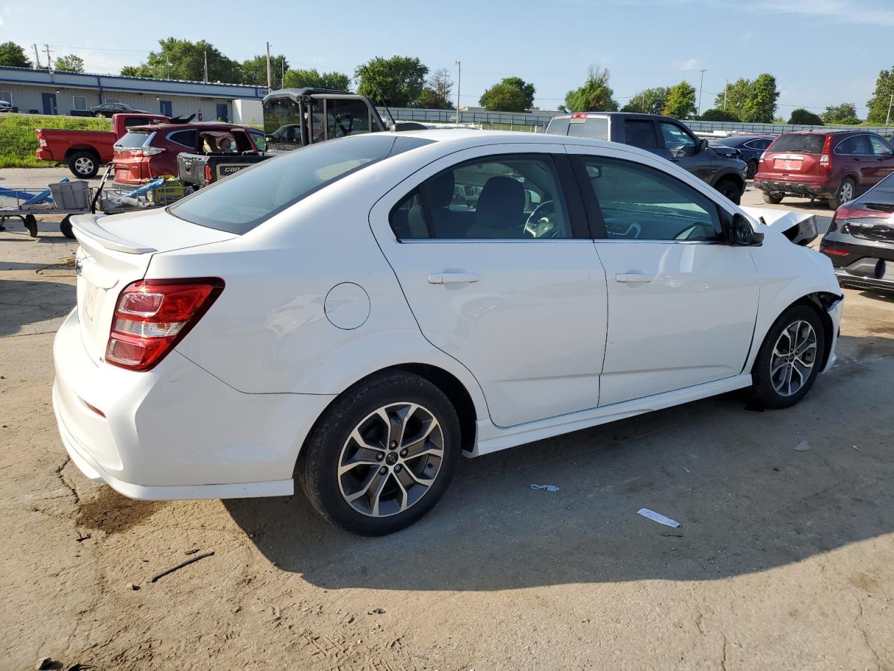 2018 Chevrolet Sonic Lt - zdjęcie 3