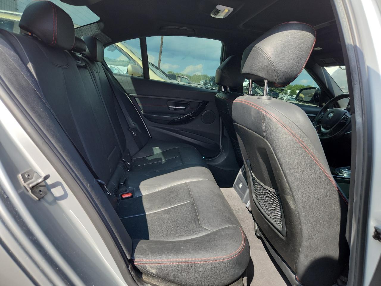 2015 BMW 328 I - zdjęcie 10