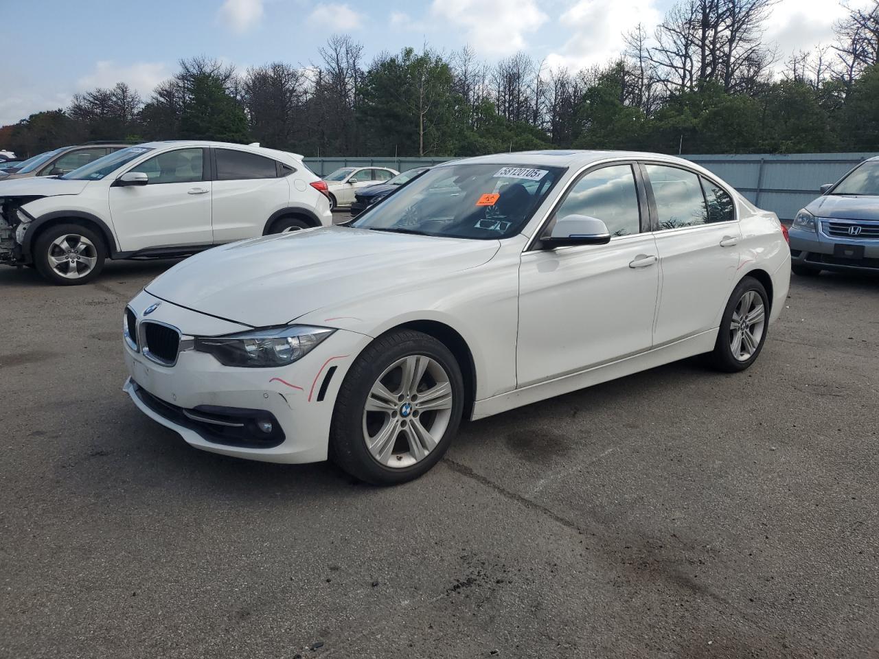 2017 BMW 330 Xi - zdjęcie główne
