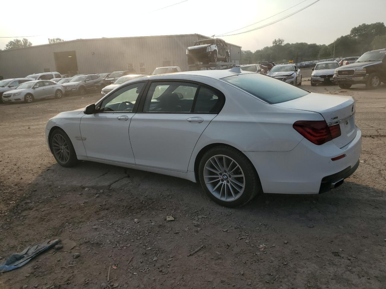 2013 BMW 750 Lxi - zdjęcie 2