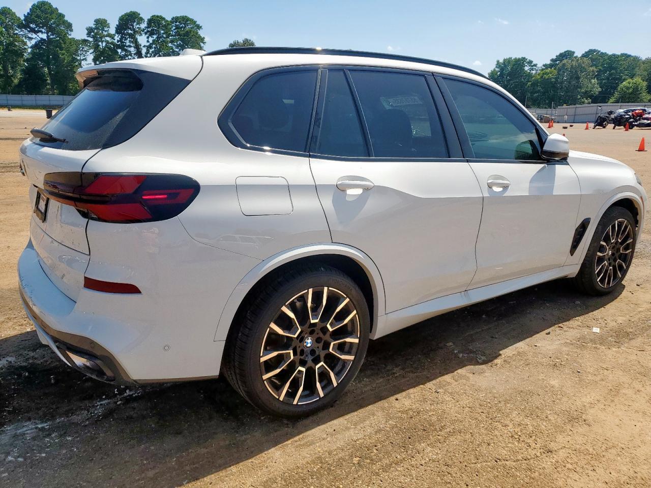 2025 BMW X5 xDrive40I - zdjęcie 3