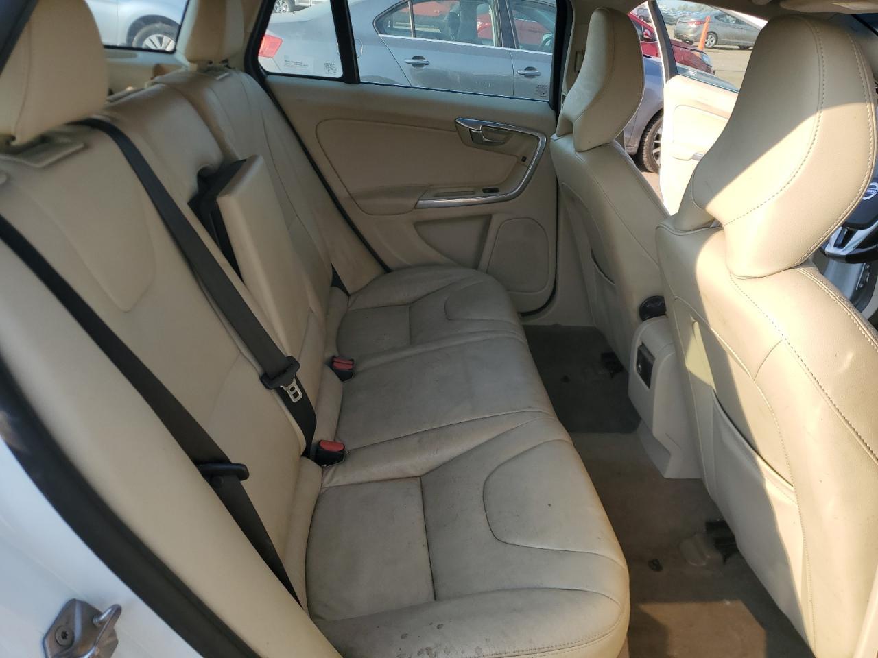 2015 Volvo V60 Premier - zdjęcie 10