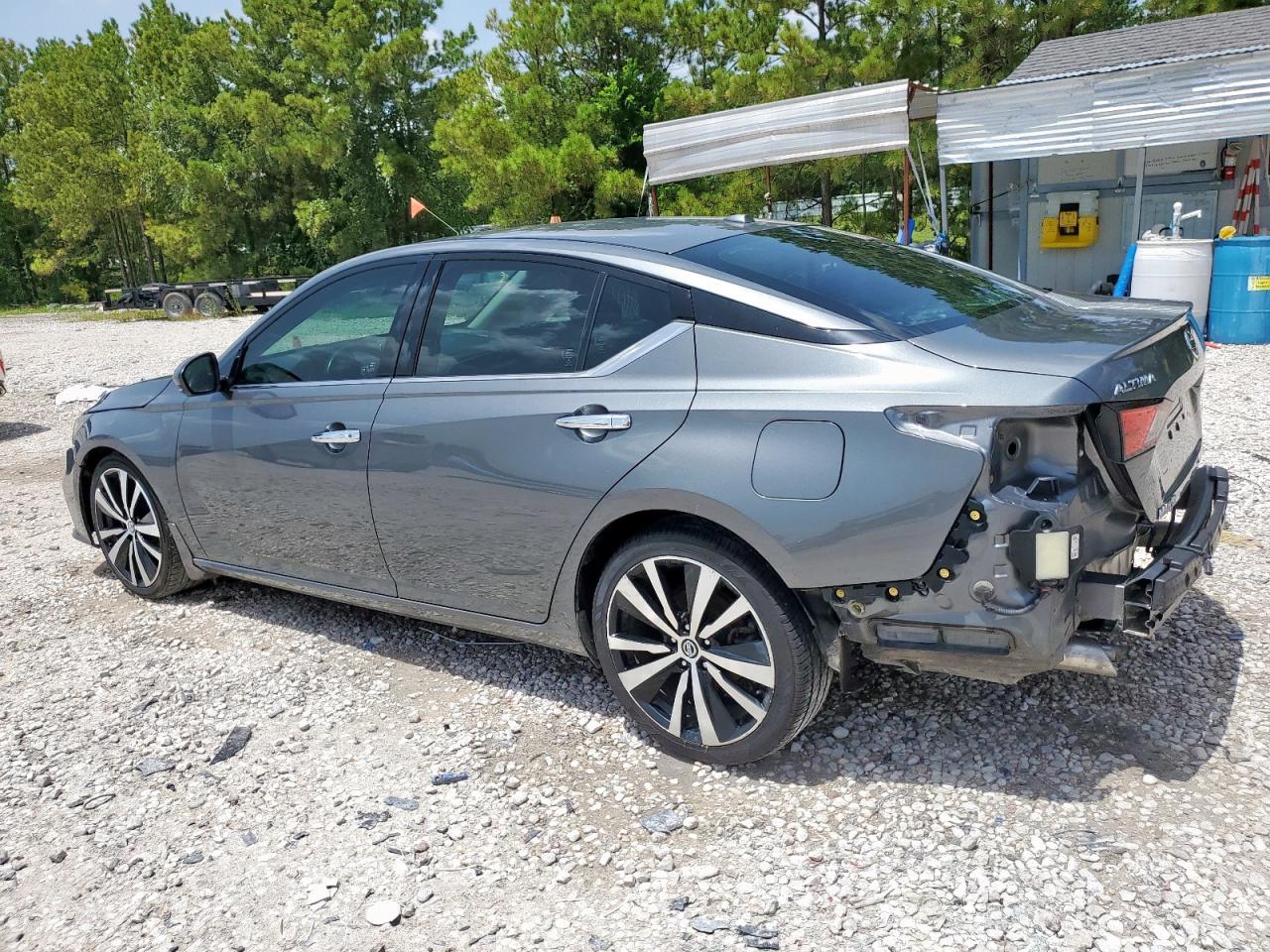 2019 Nissan Altima Platinum - zdjęcie 2