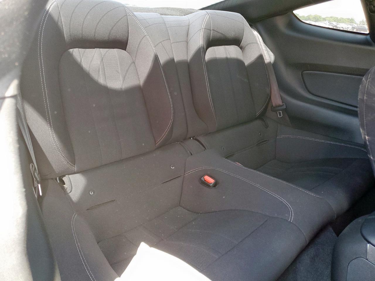 2021 Ford Mustang - zdjęcie 10