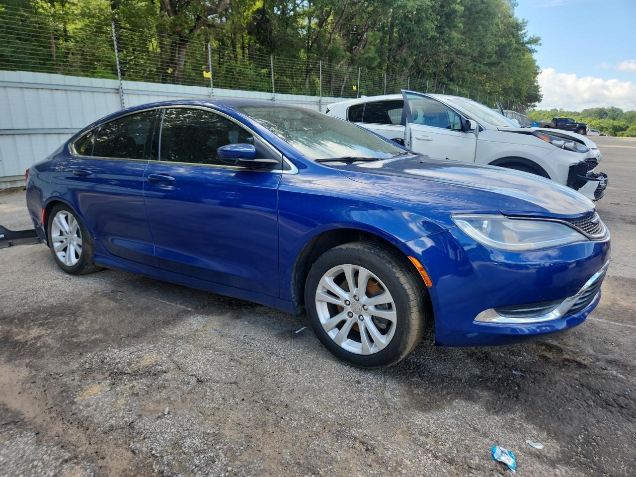 2015 Chrysler 200 Limited - zdjęcie 4