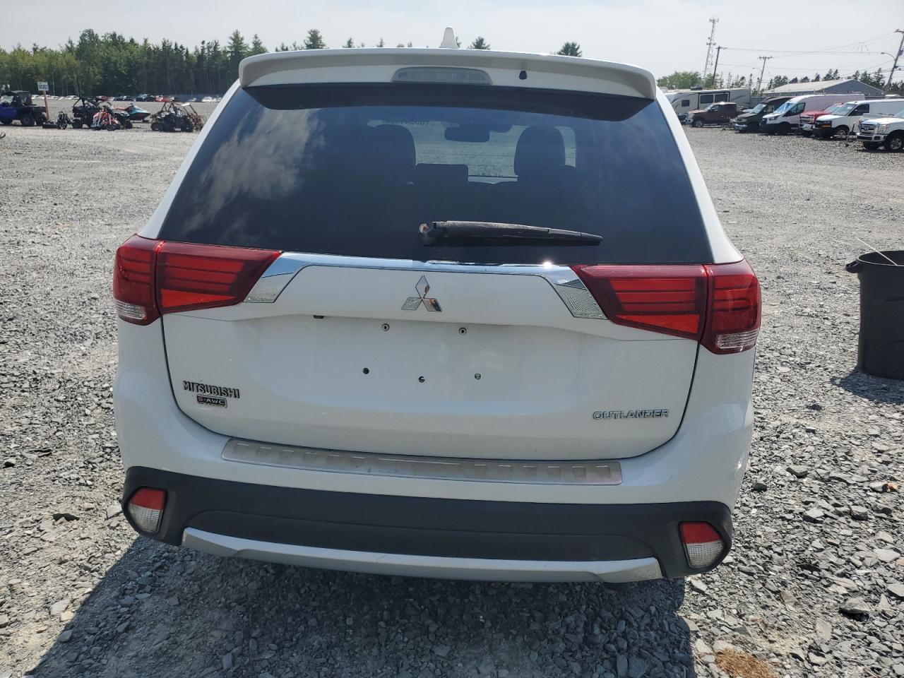 2017 Mitsubishi Outlander Gt - zdjęcie 6