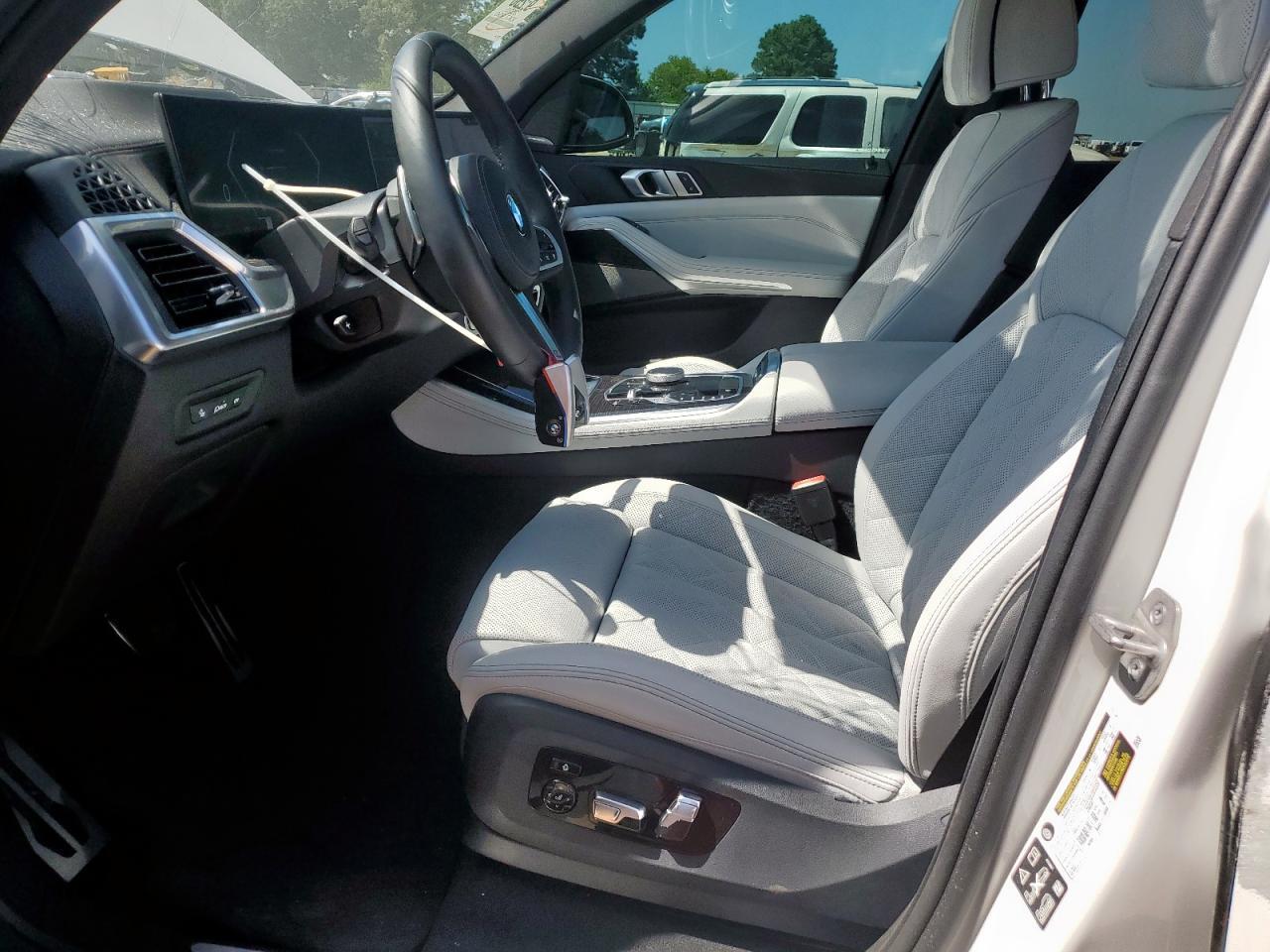 2025 BMW X5 xDrive40I - zdjęcie 7