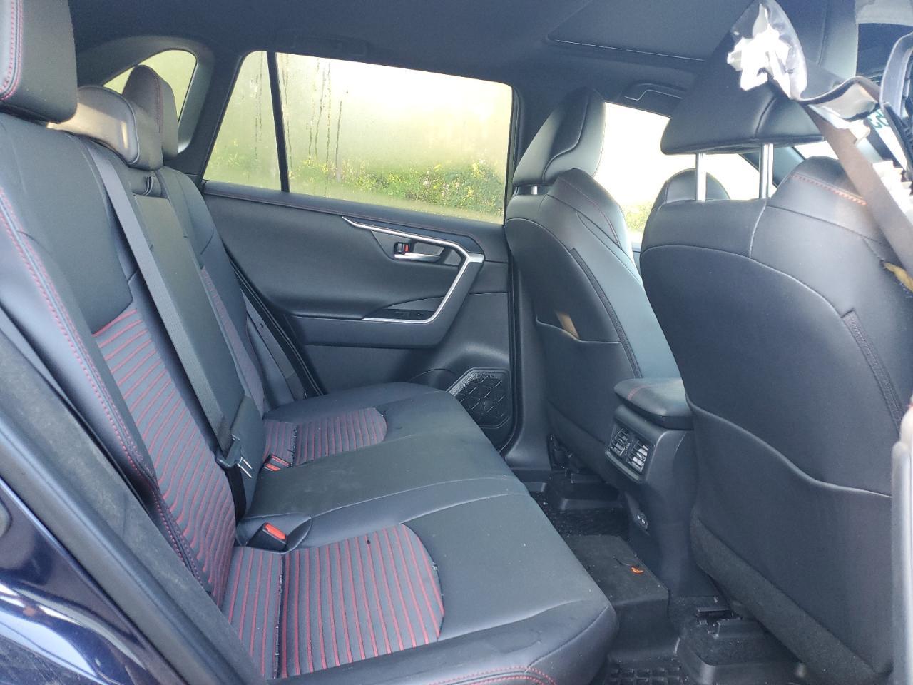 2024 Toyota RAV 4 - zdjęcie 11