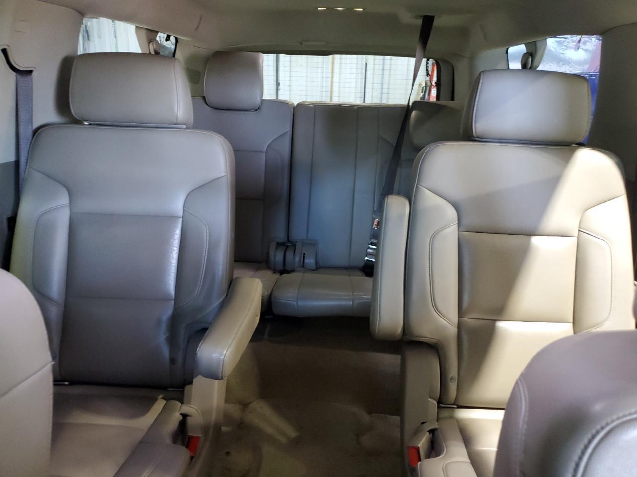 2017 Chevrolet Suburban K1500 Lt - zdjęcie 10