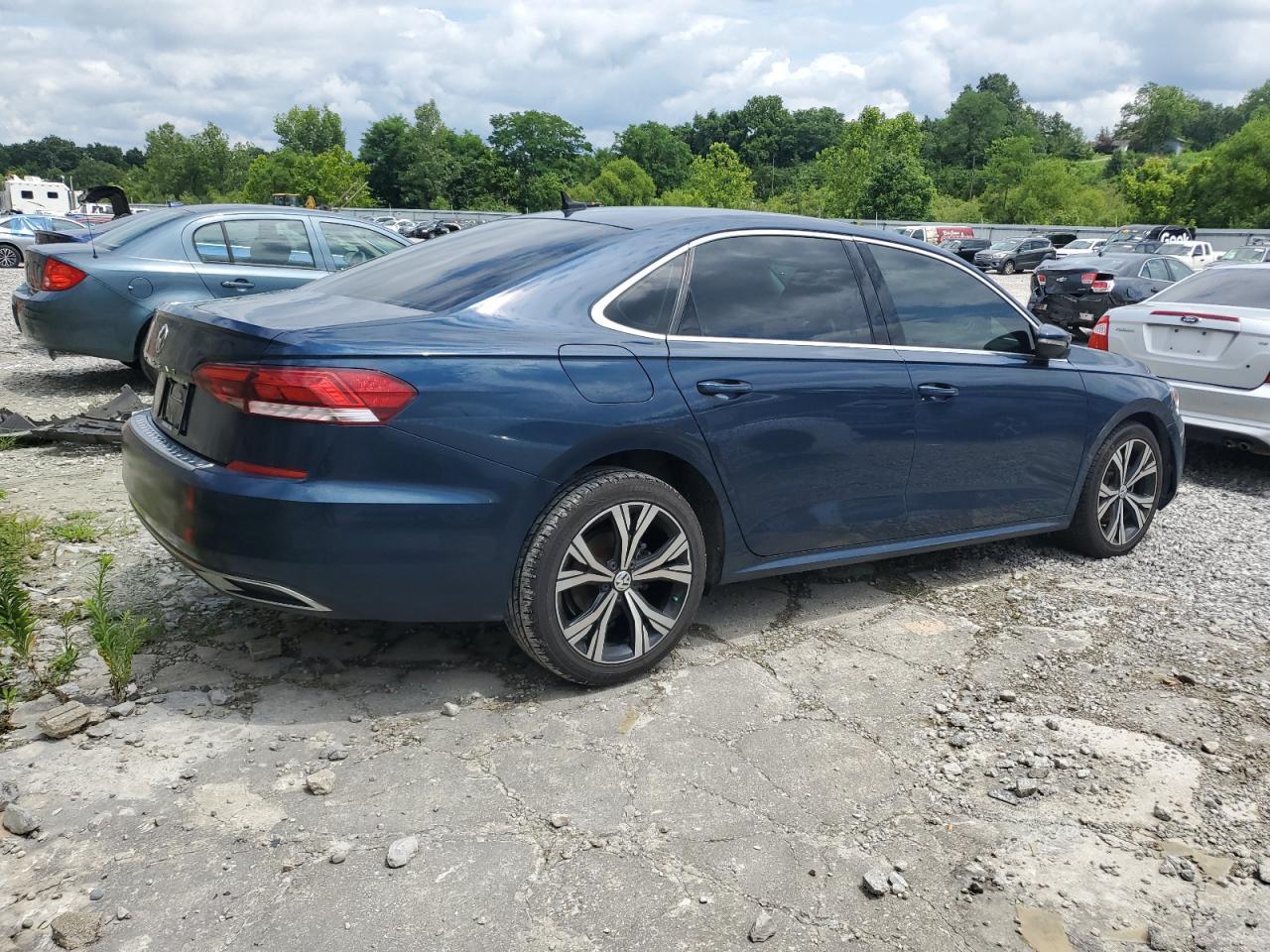 2022 Volkswagen Passat Se - zdjęcie 3