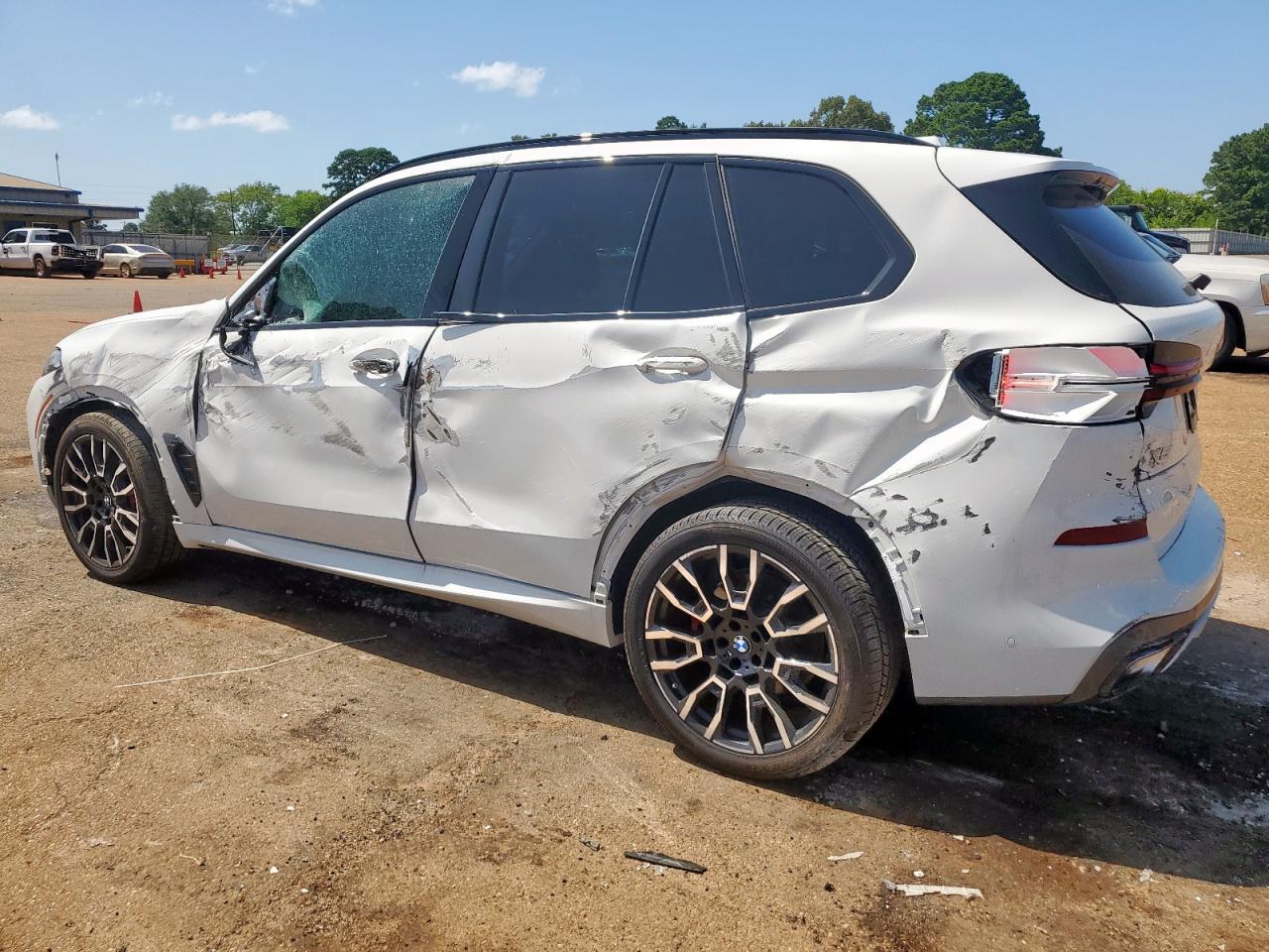 2025 BMW X5 xDrive40I - zdjęcie 2