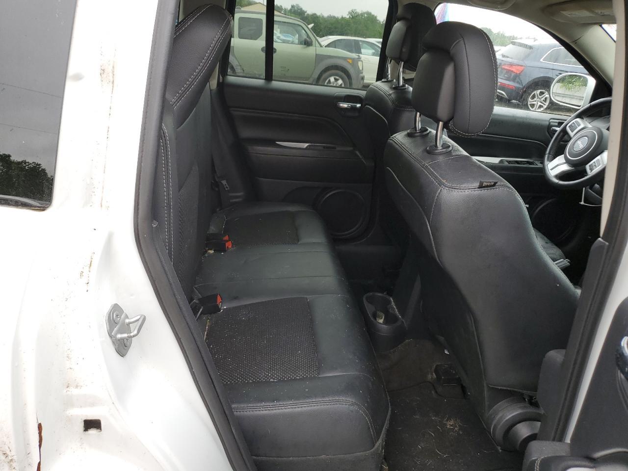 2017 Jeep Compass Latitude - zdjęcie 10