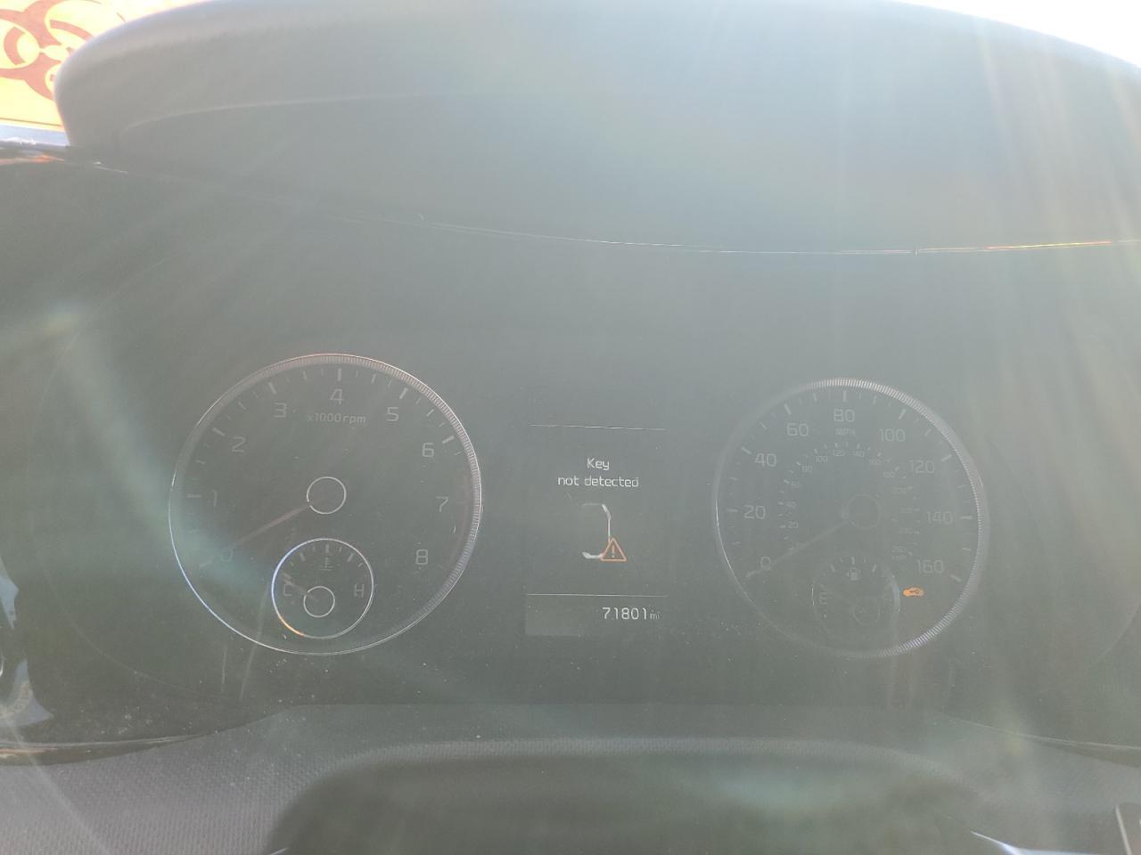 2022 Kia K5 - zdjęcie 9