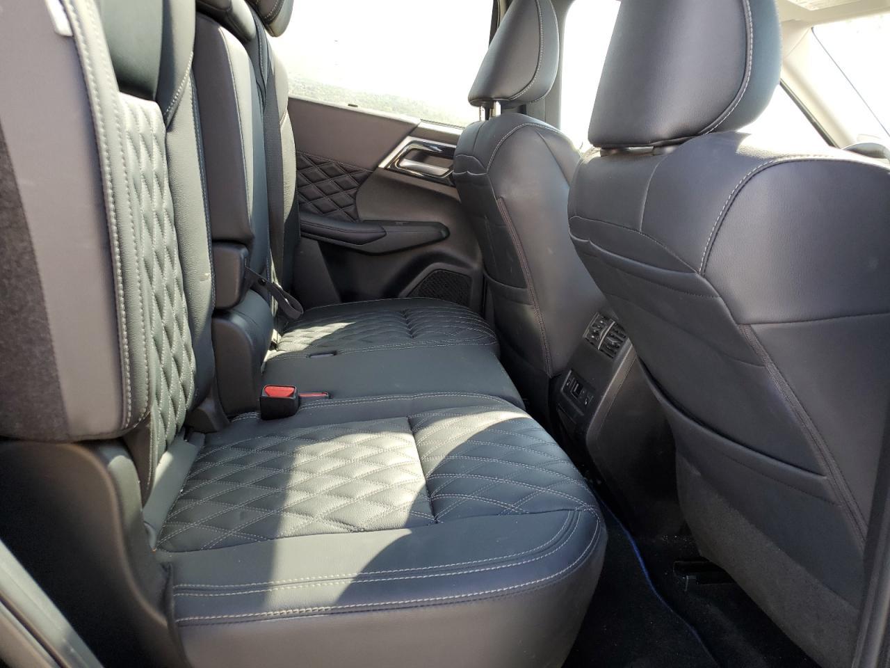 2024 Mitsubishi Outlander - zdjęcie 11