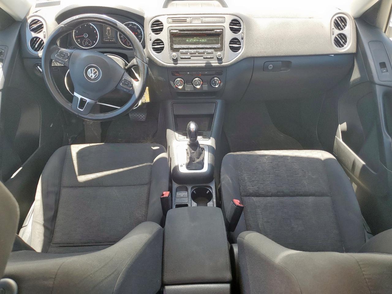 2014 Volkswagen Tiguan S - zdjęcie 8