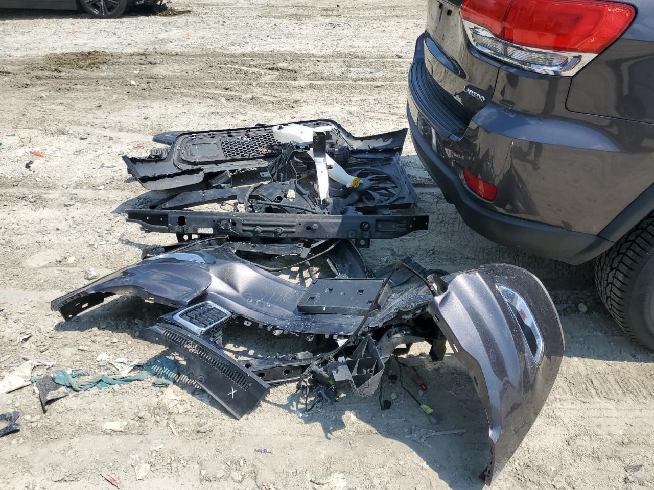 2018 Jeep Grand Cherokee Laredo - zdjęcie 13