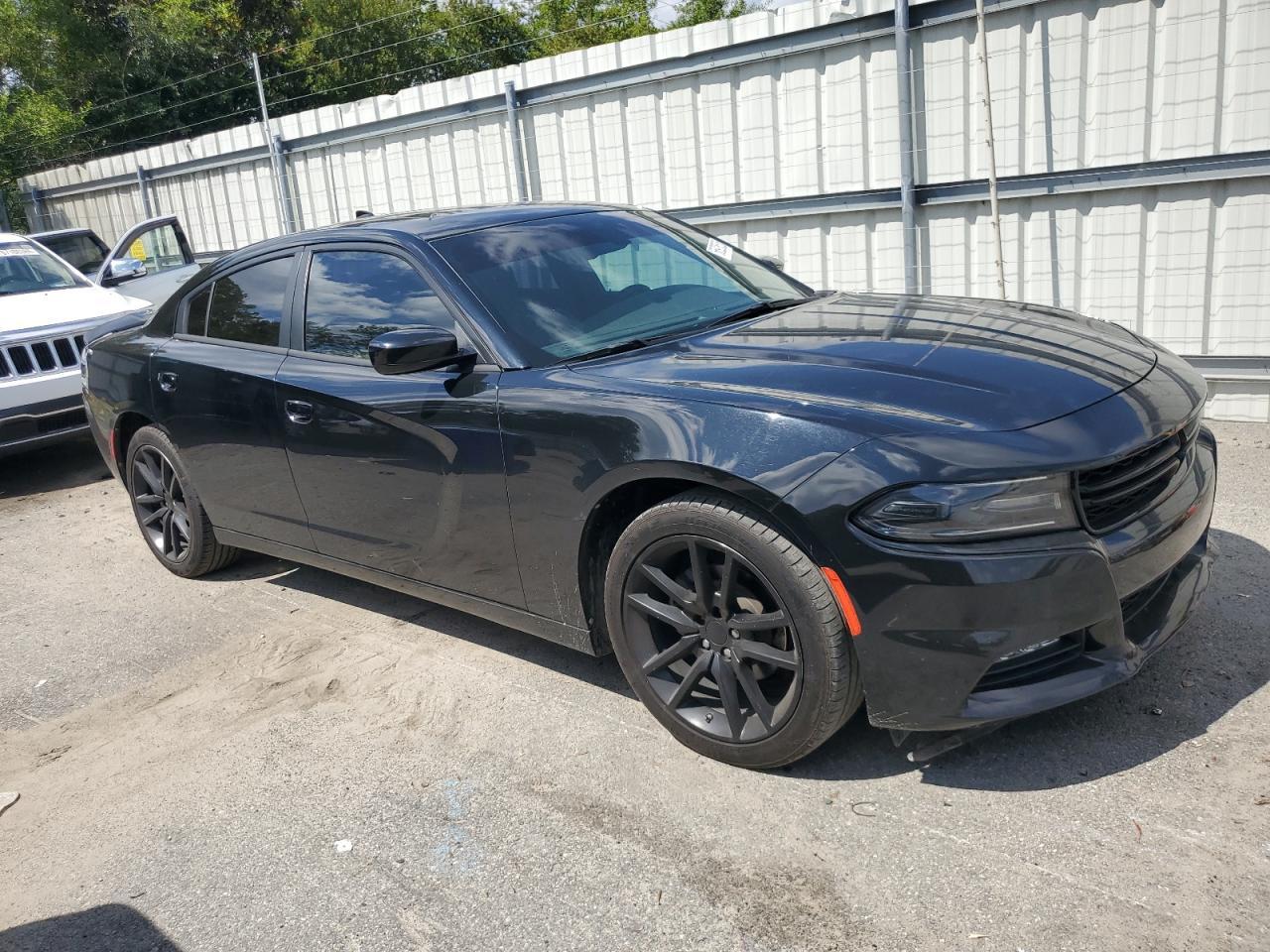 2017 Dodge Charger Sxt - zdjęcie 4