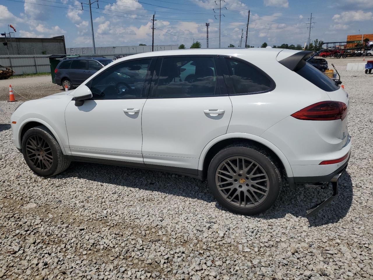 2017 Porsche Cayenne - zdjęcie 2