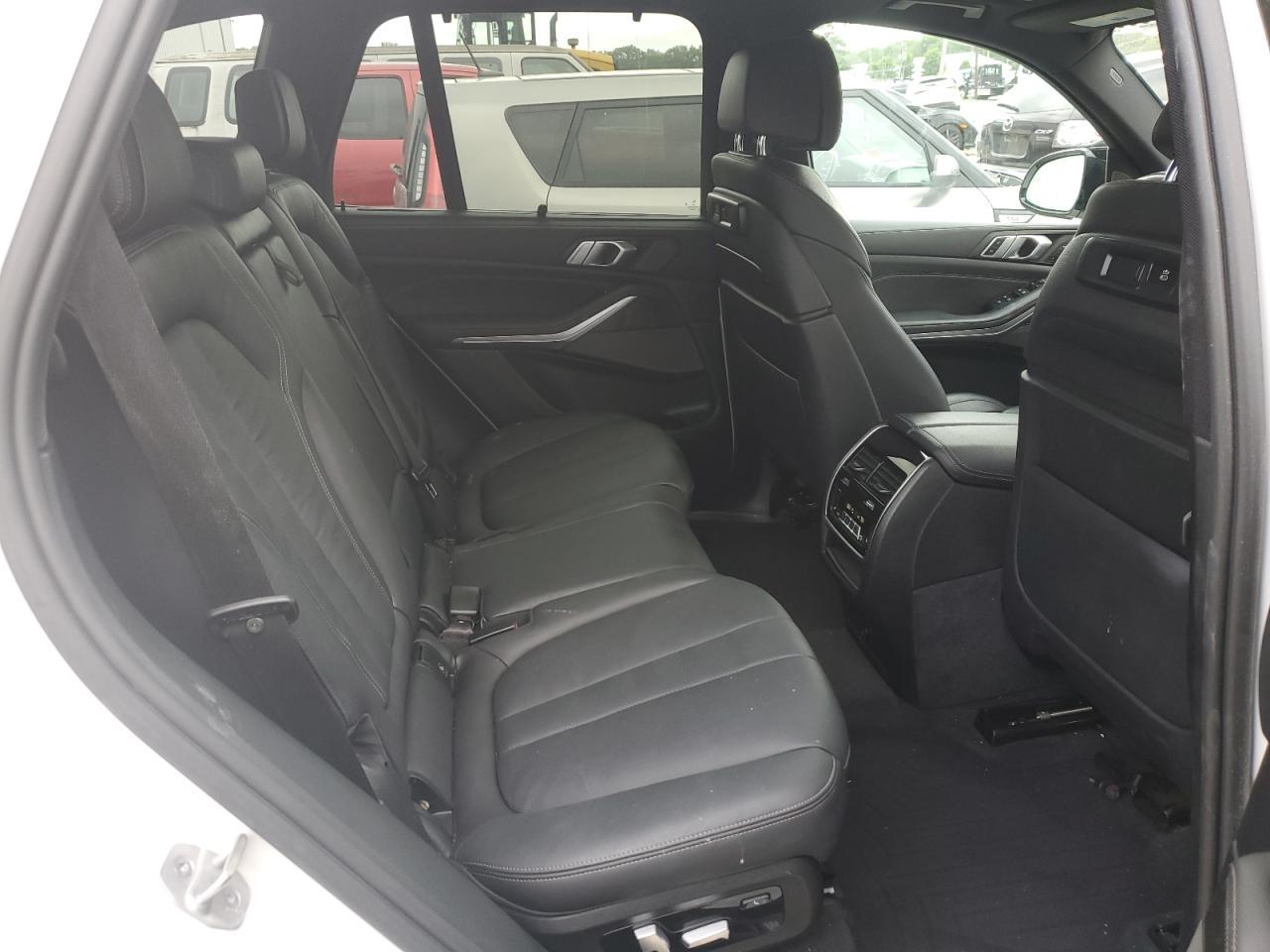 2021 BMW X5 xDrive40I - zdjęcie 11