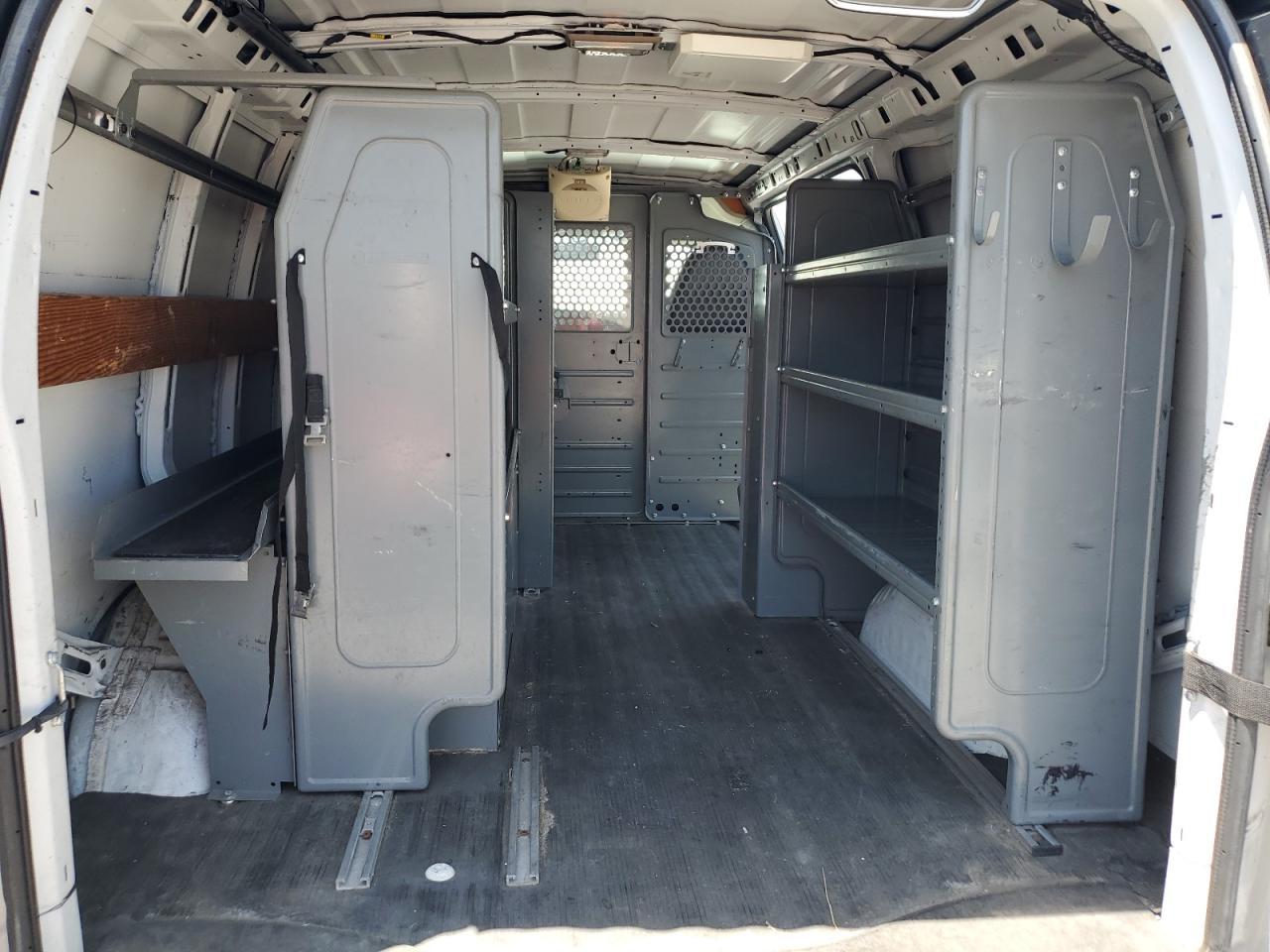 2014 Chevrolet Express G2500 - zdjęcie 10