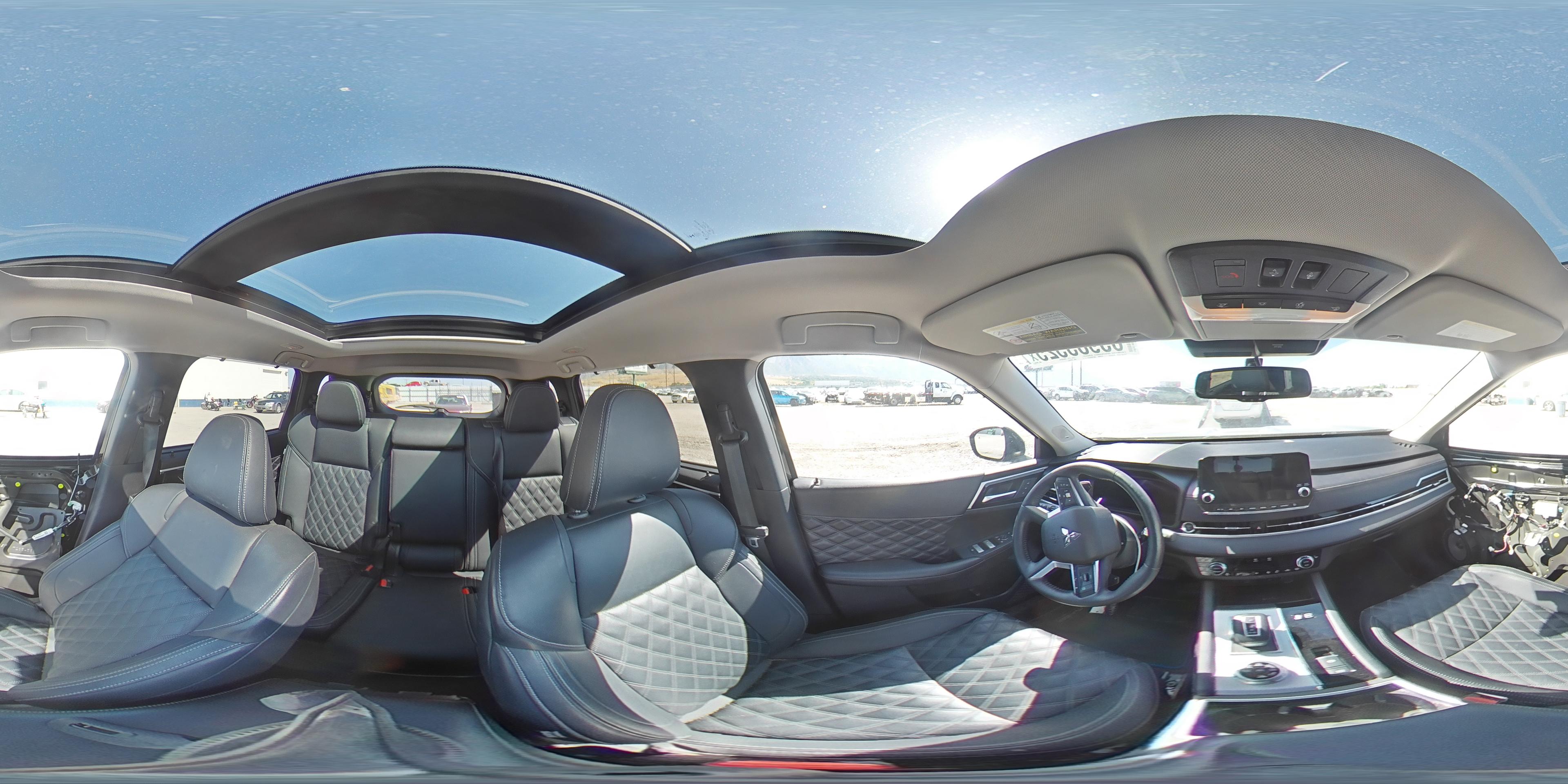 2024 Mitsubishi Outlander - zdjęcie 16