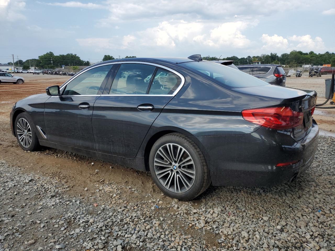 2018 BMW 530 Xi - zdjęcie 2