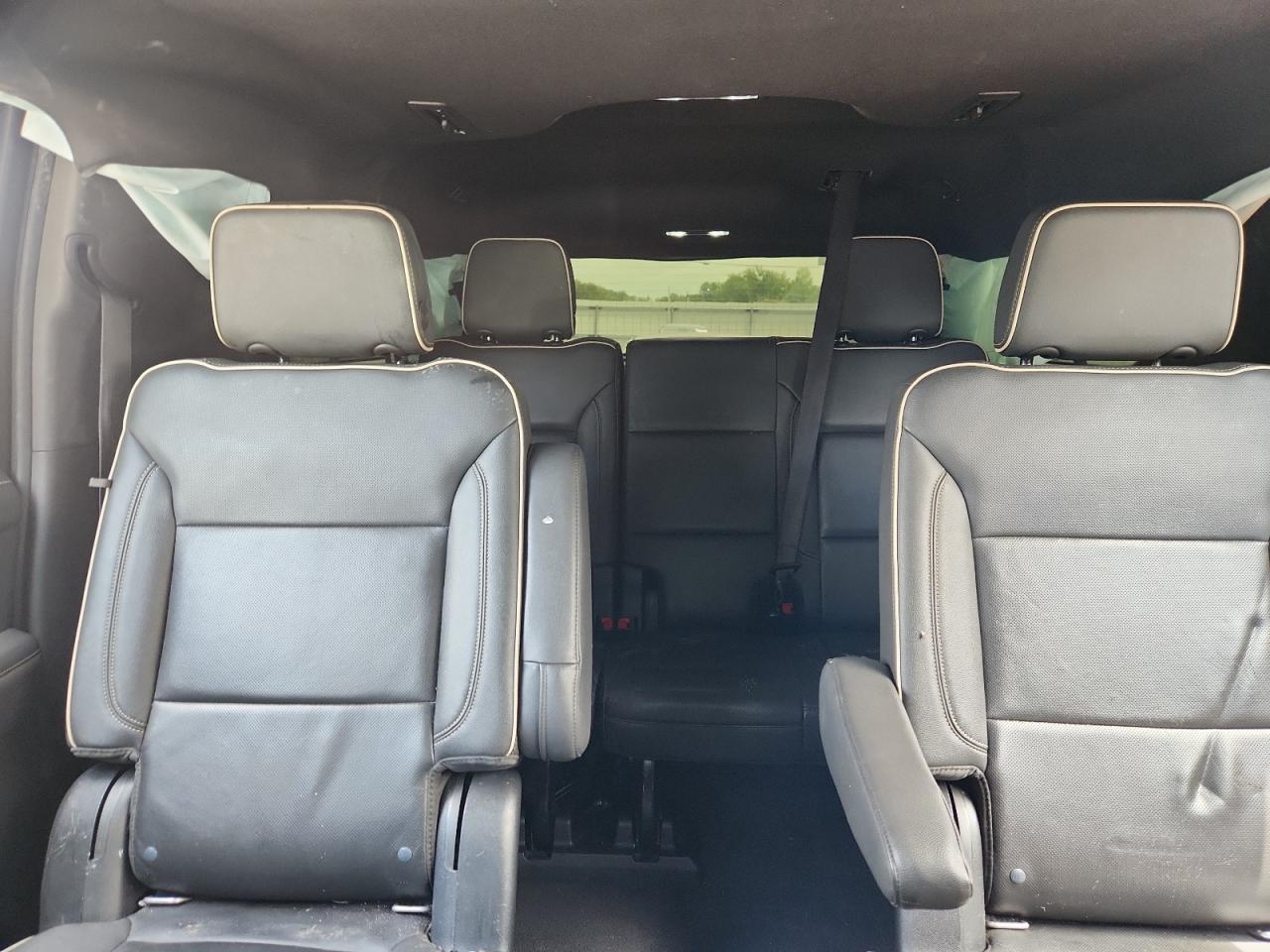 2021 Chevrolet Suburban C1500 Premier - zdjęcie 10