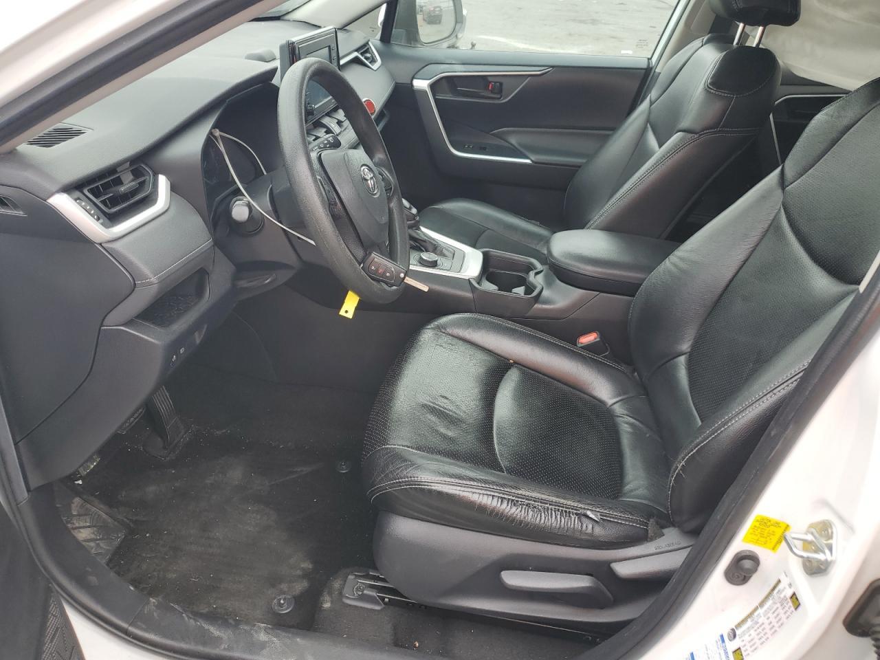 2020 Toyota Rav4 Le - zdjęcie 7