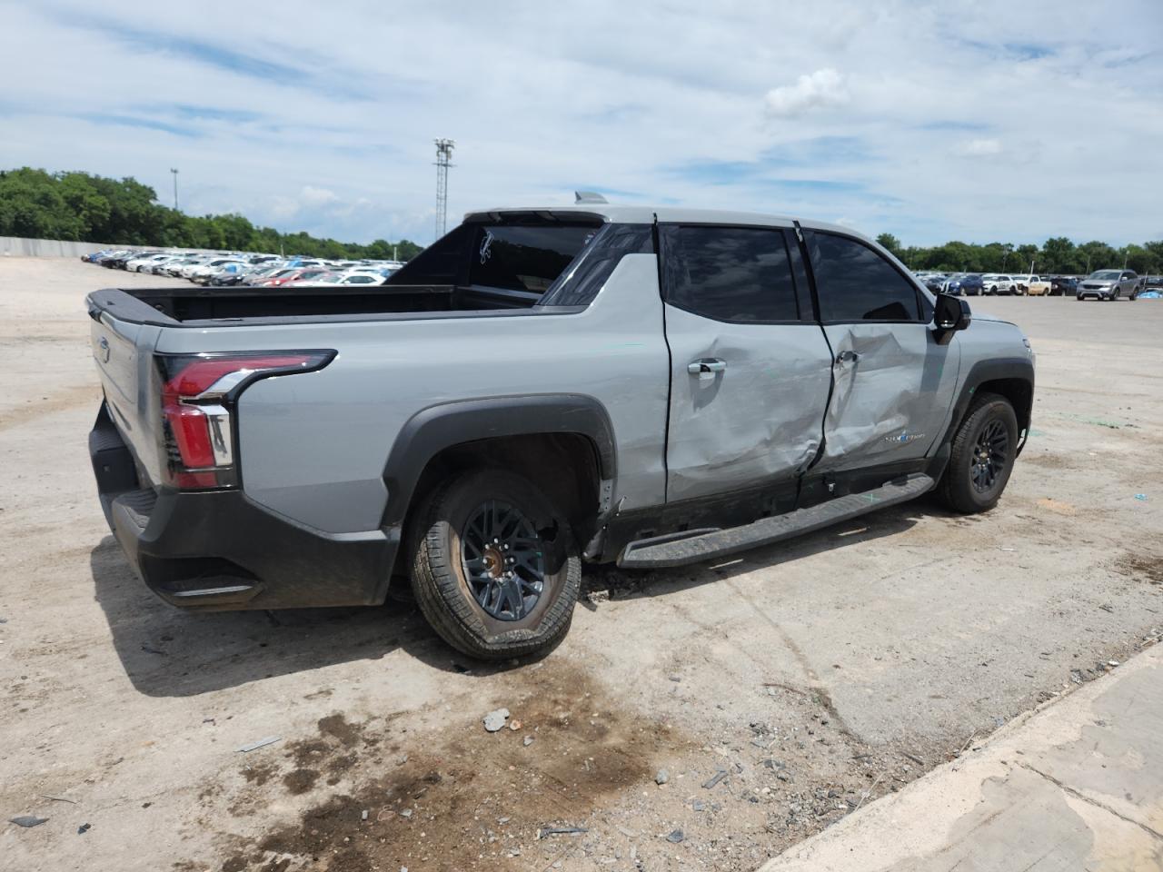 2025 Chevrolet Silverado Lt - zdjęcie 3
