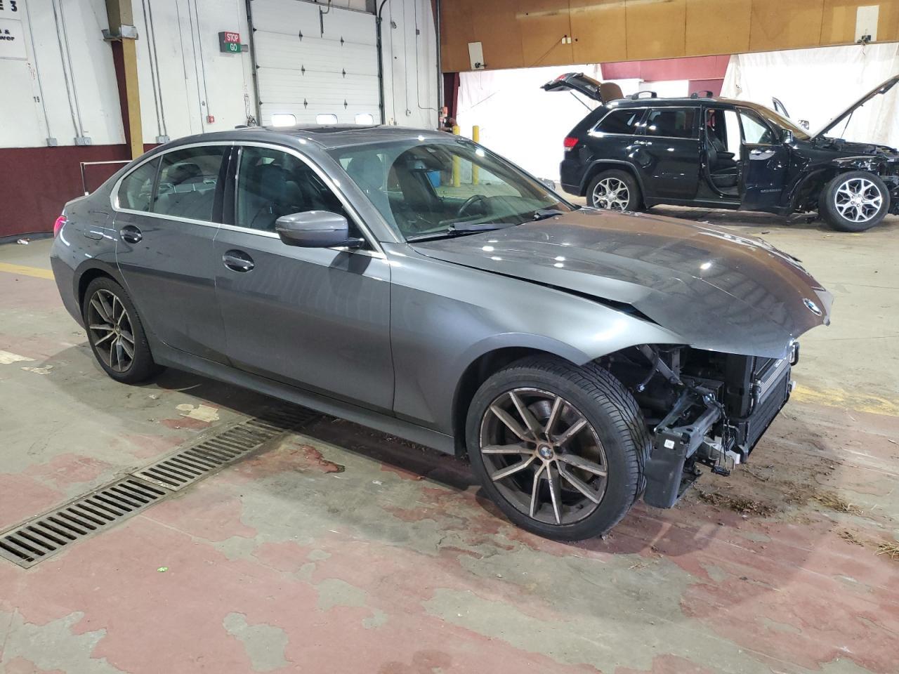 2021 BMW 330Xi - zdjęcie 4