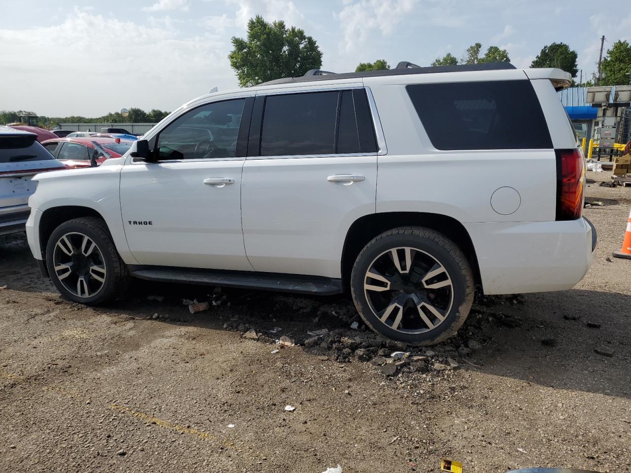 2016 Chevrolet Tahoe K1500 Lt - zdjęcie 2
