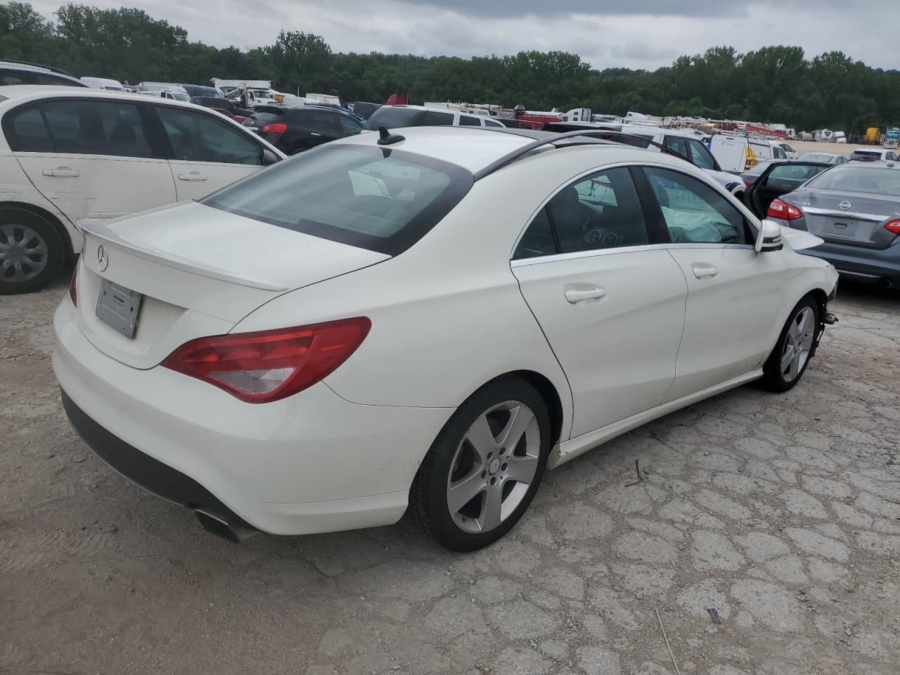 2016 Mercedes-Benz Cla 250 - zdjęcie 3