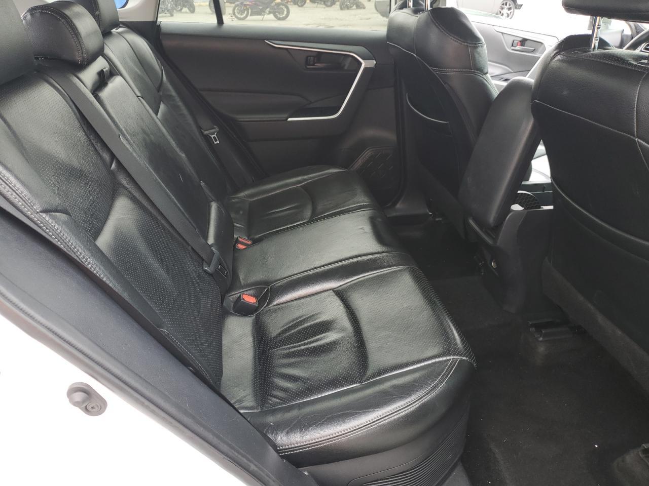 2020 Toyota Rav4 Le - zdjęcie 11