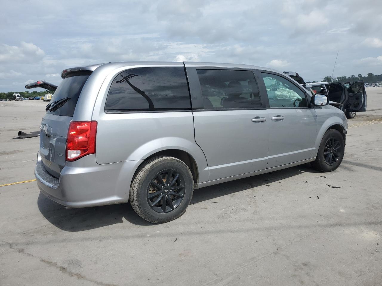 2020 Dodge Caravan - zdjęcie 3
