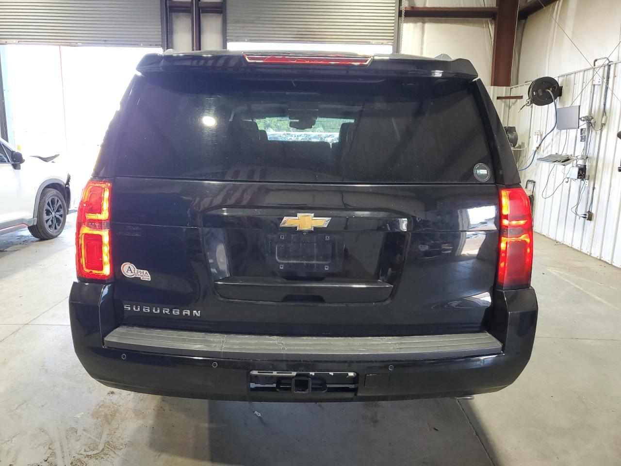 2017 Chevrolet Suburban K1500 Lt - zdjęcie 6