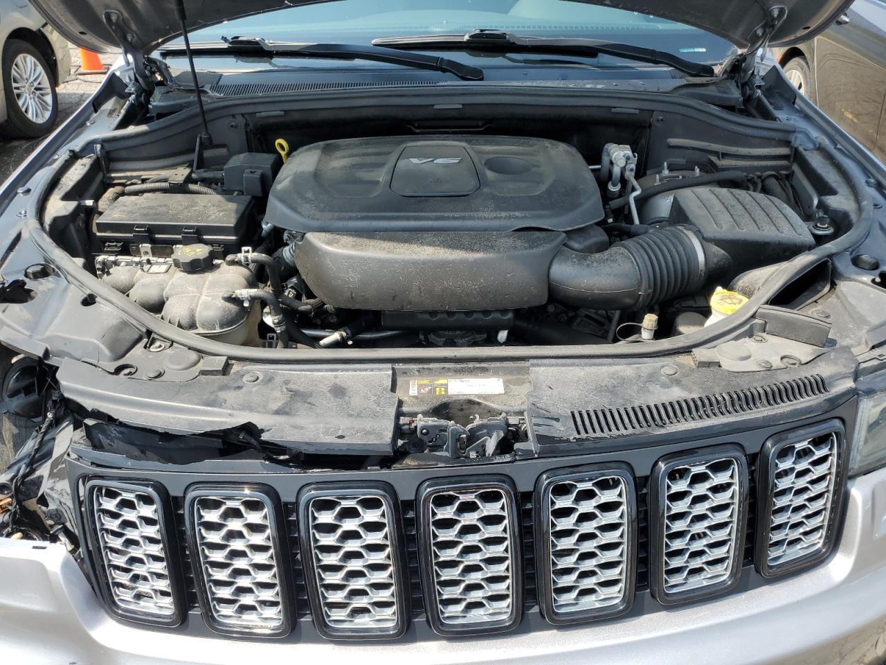 2019 Jeep Grand Cherokee Laredo - zdjęcie 12