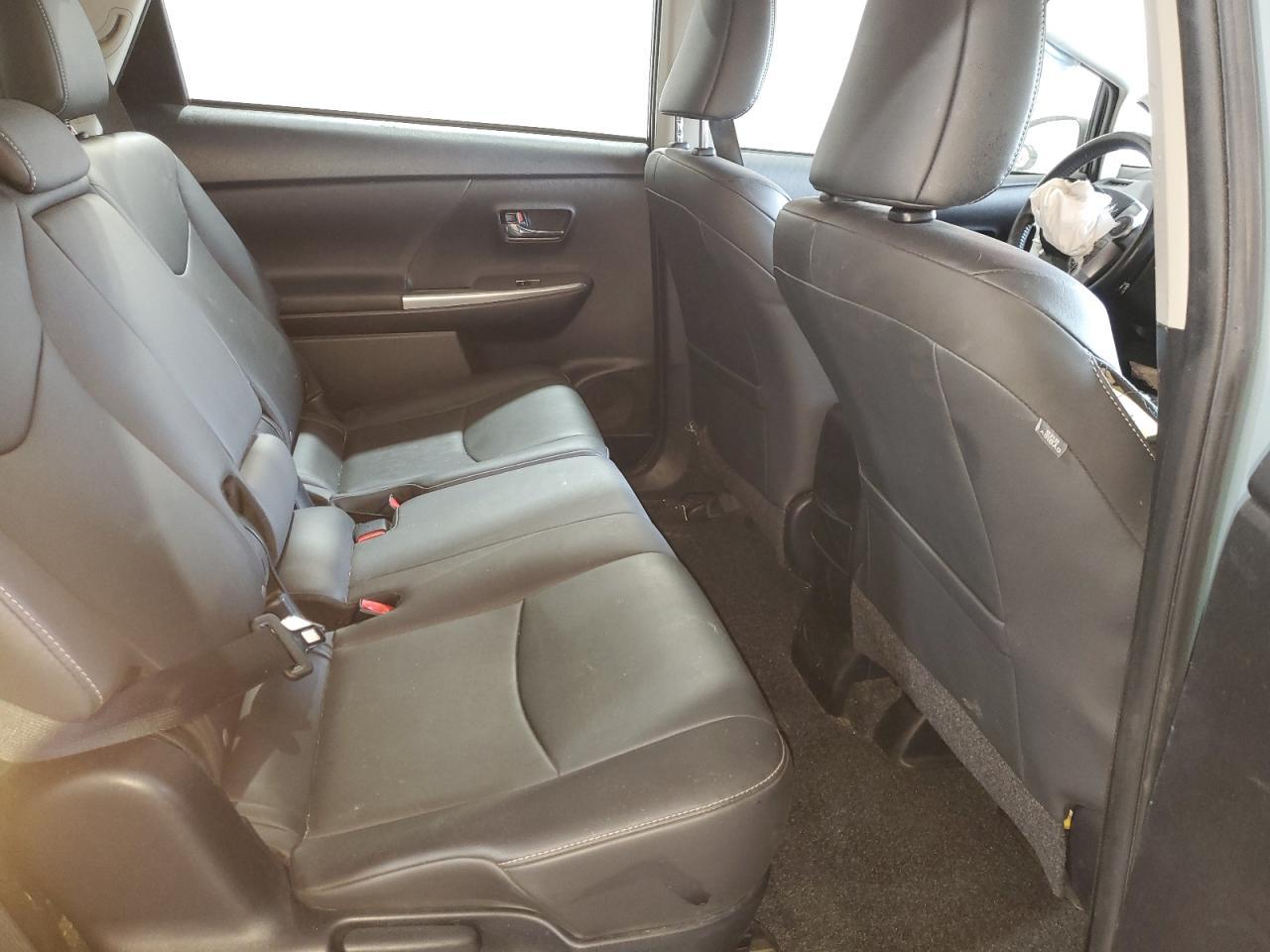 2015 Toyota Prius V - zdjęcie 10