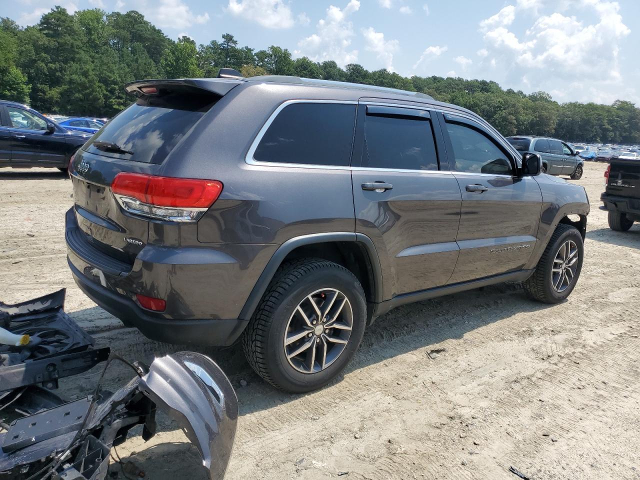 2018 Jeep Grand Cherokee Laredo - zdjęcie 3