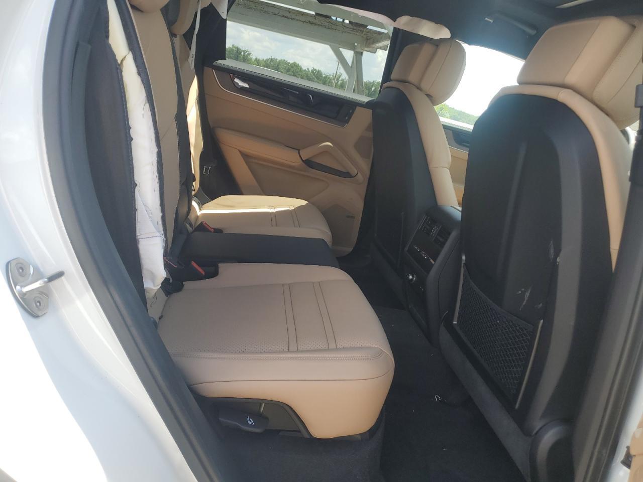 2024 Porsche Cayenne - zdjęcie 11