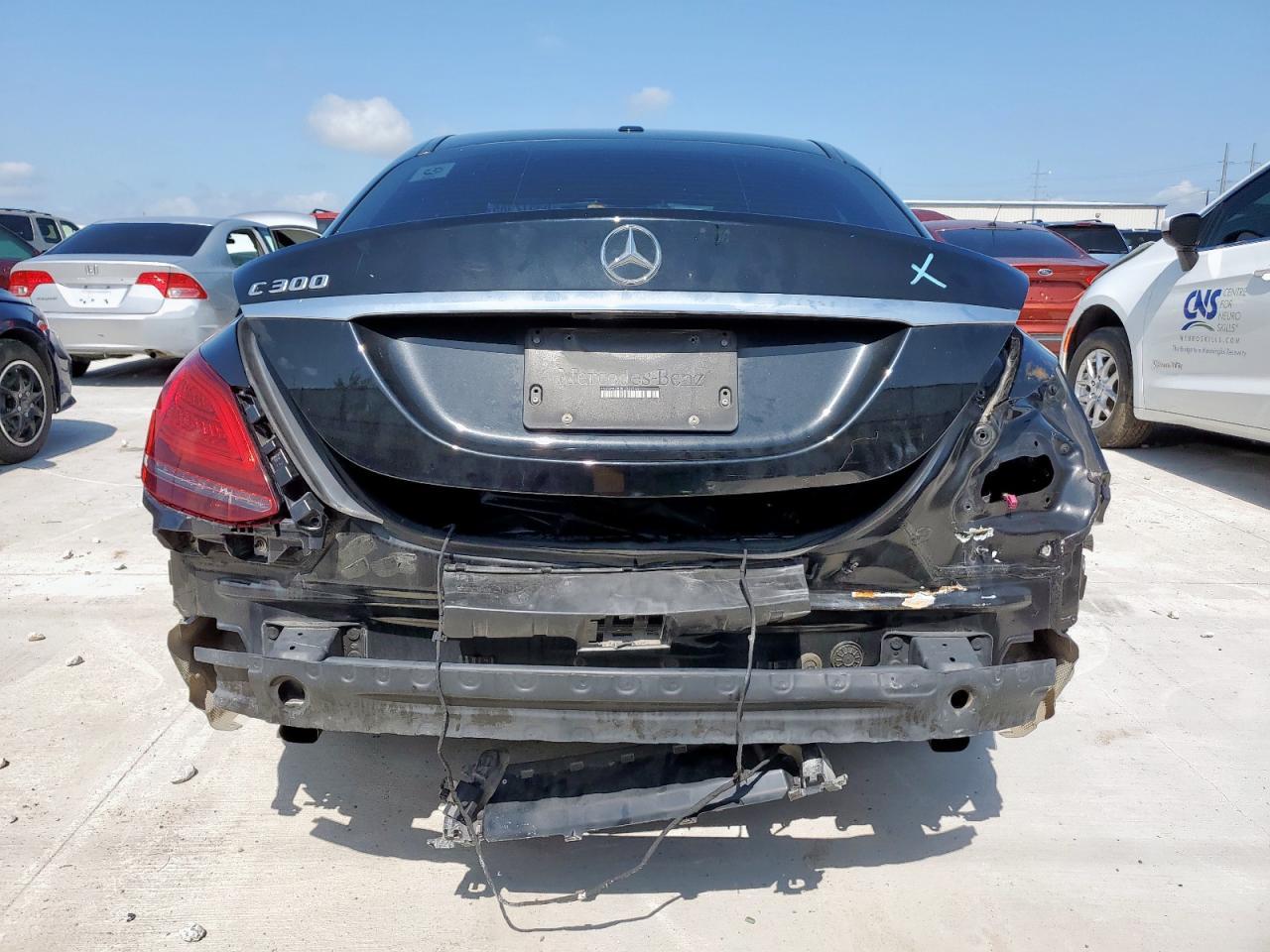 2019 Mercedes-Benz C 300 - zdjęcie 6